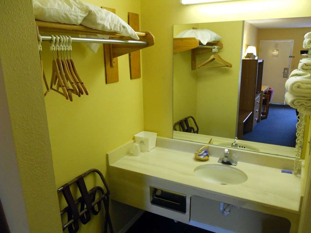 Americas Best Inn - Savannah Georgetown Habitación foto